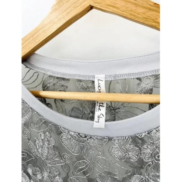 lucy in the sky metallic silver lace dress - Picture 5 of 6